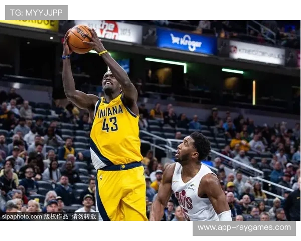 尼克斯17分逆转骑士,布朗双控卫战术激活团队篮球 尼克斯17分逆转骑士,布朗双控卫战术激活团队篮球