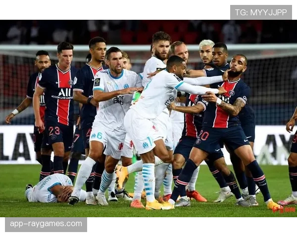 法甲官方公布第29轮裁判安排,图尔平将执法巴黎对阵马赛的法国国家德比