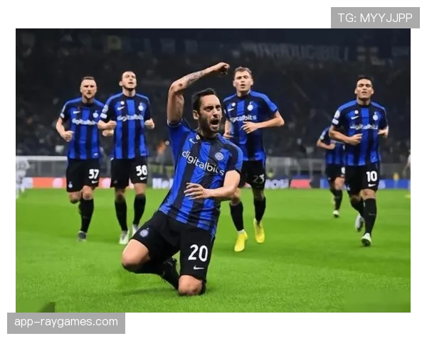 国际米兰让二追三3-2逆转科莫，总比分3-2晋级意大利杯决赛